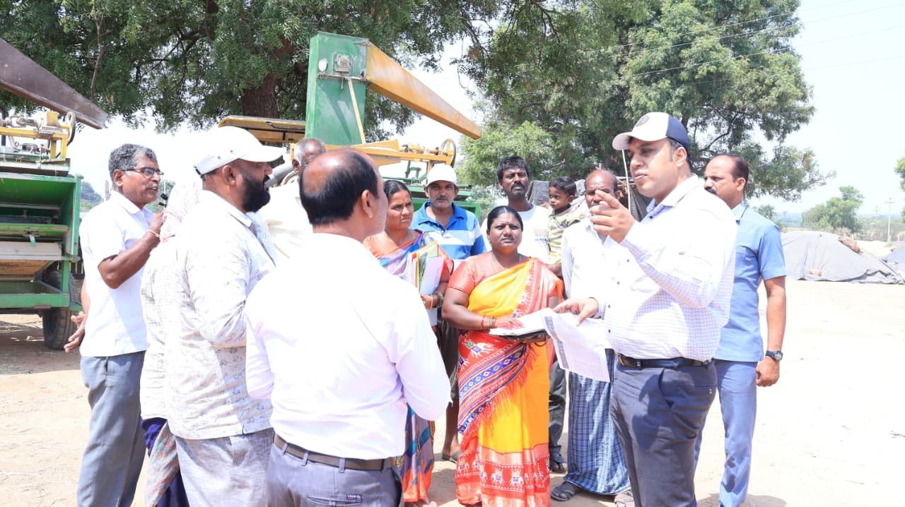 కొనుగోలు ప్రక్రియ,రవాణా నిర్వహణ కరెక్ట్ గా ఉండాలి  జిల్లా కలెక్టర్ సందీప్ కుమార్ ఝా 